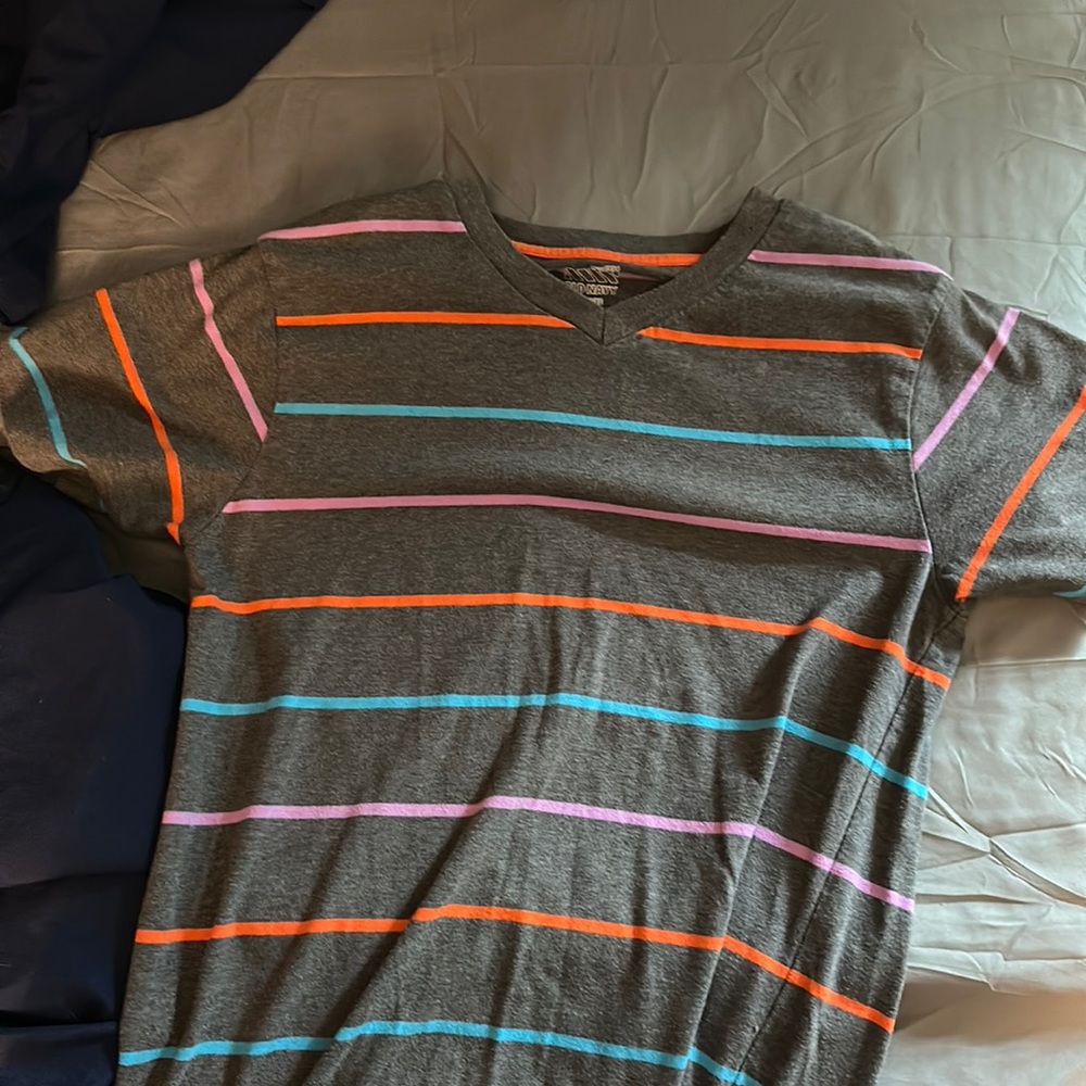 Old navy t-shirt